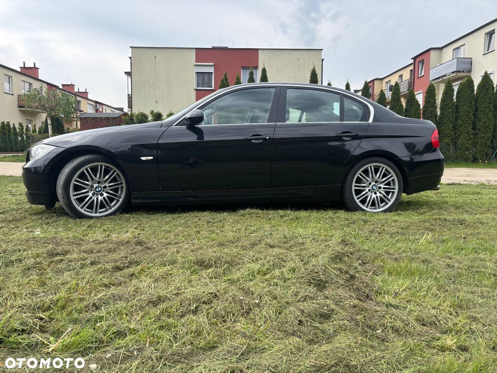 BMW Seria 3 325i - 4