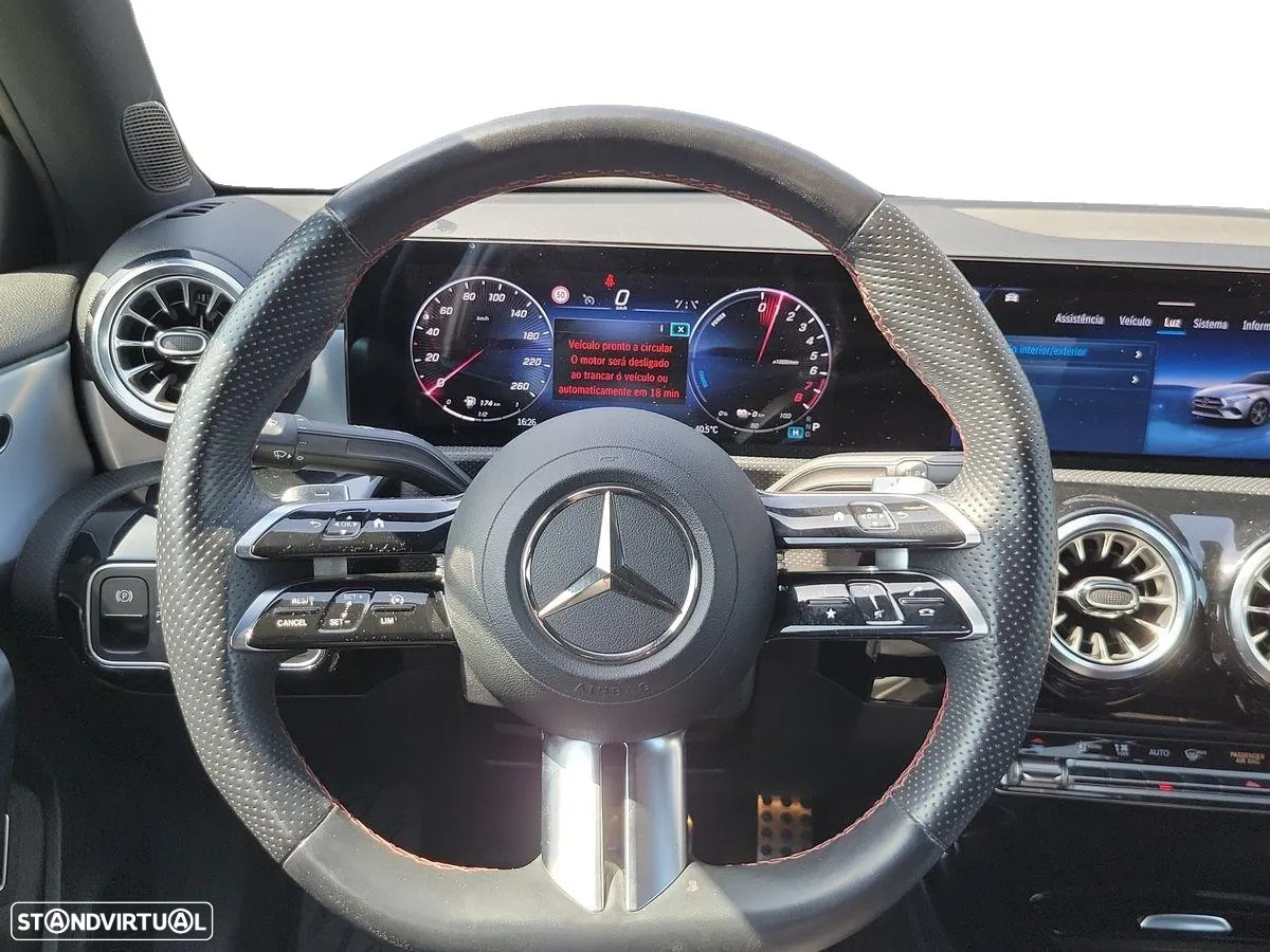 Mercedes-Benz A 250 Limousine e AMG Line - 11