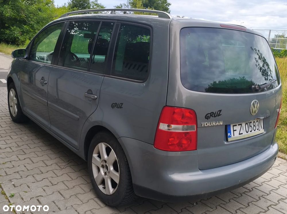 Volkswagen Touran - 3
