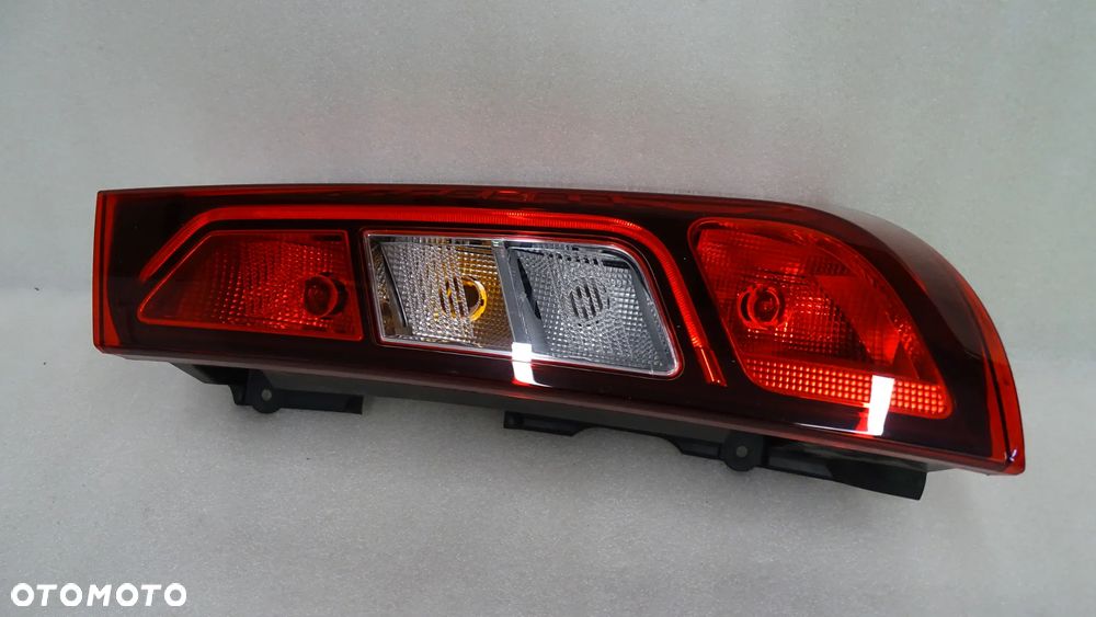 RENAULT EXPRESS II - lampa tylna prawa - 5
