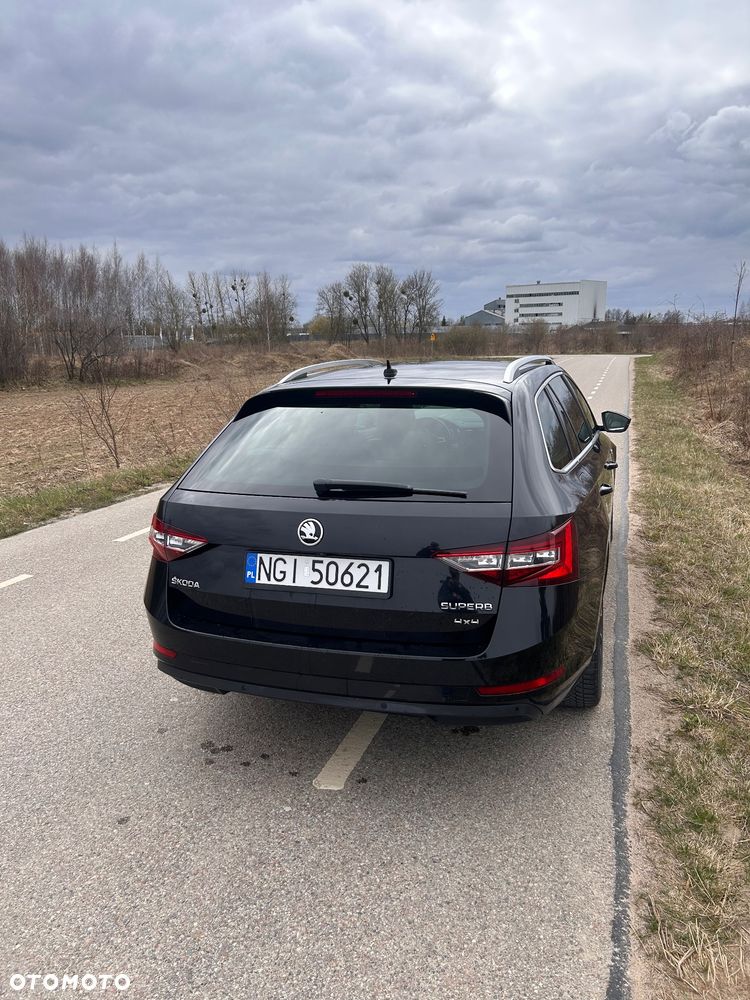 Skoda Superb 2.0 TDI 4x4 L&K DSG - 10