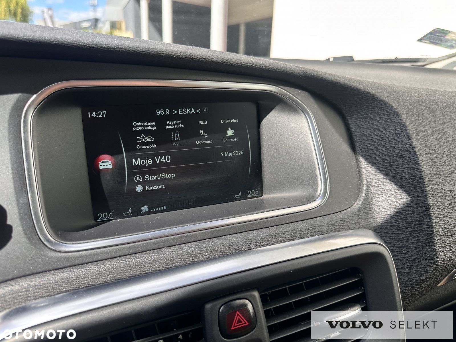 Volvo V40 - 25