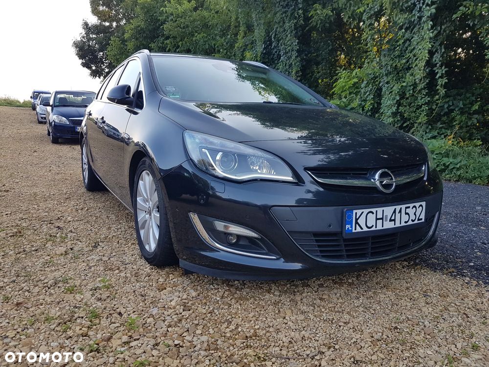 Opel Astra 2.0 CDTI DPF SportsTourer Exklusiv - 2
