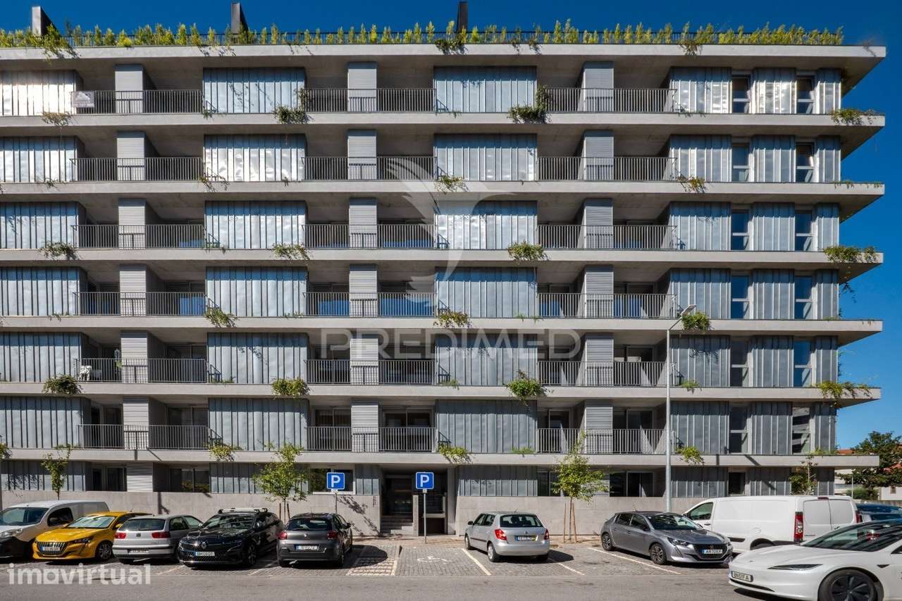 Novo T0 com Terraço Privativo no Prestigiado Condomínio Acrescentar... - Grande imagem: 2/38