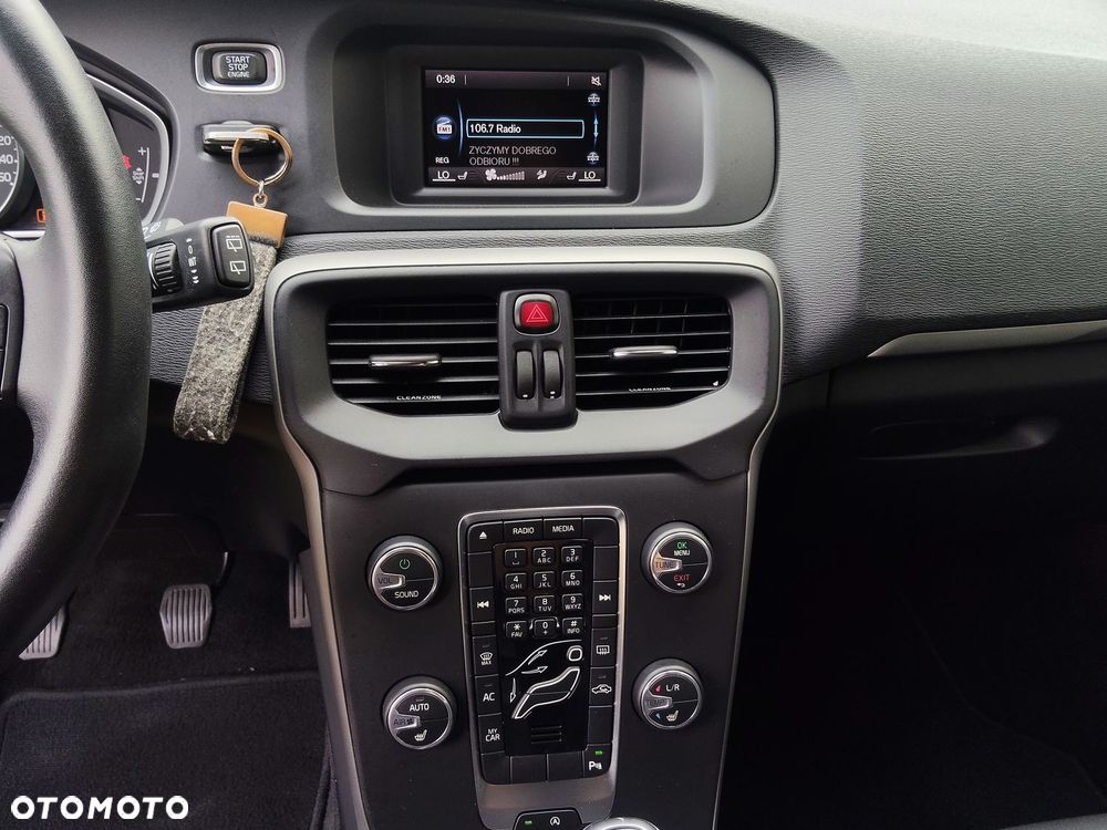 Volvo V40 T2 Momentum - 31