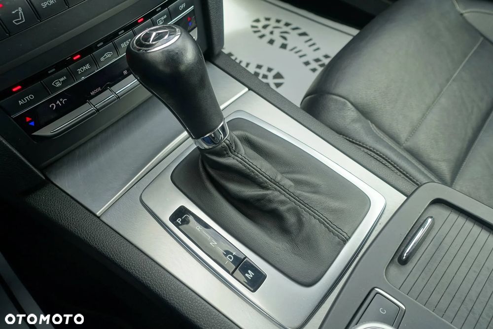 Mercedes-Benz Klasa E 350 CGI BlueEFFICIENCY 7G-TRONIC Avantgarde - 29