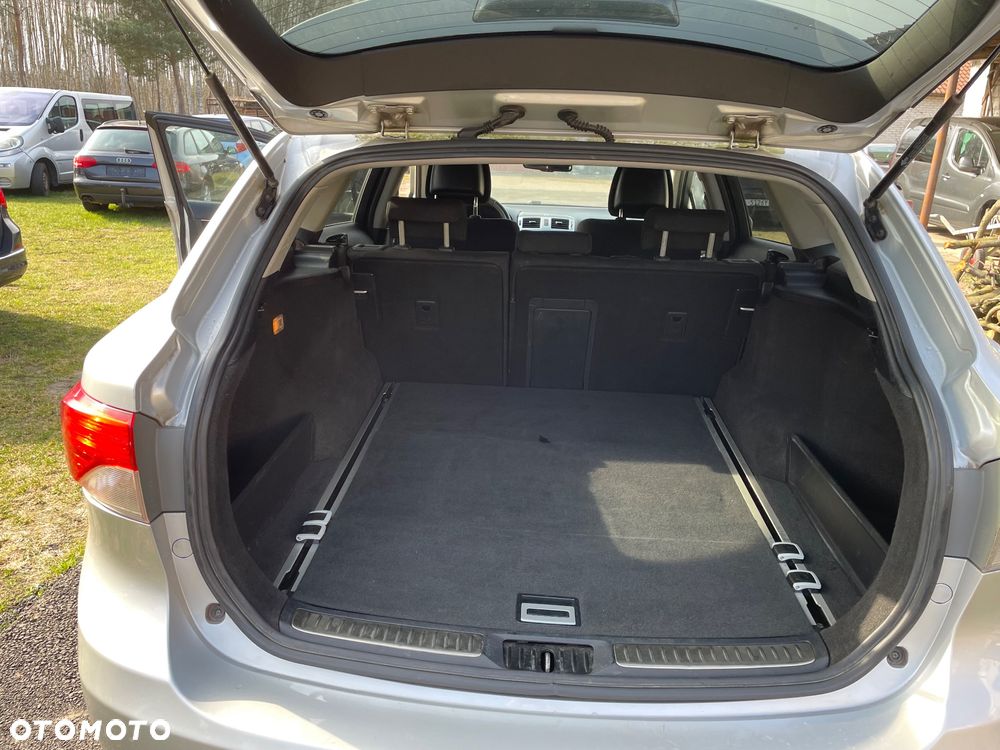 Toyota Avensis 1.6 Edition (2014) - 10