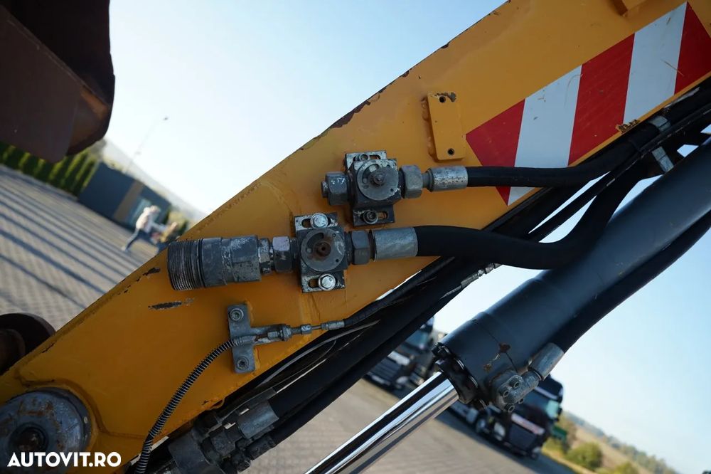 Liebherr 914 COMPACT / EXCAVATOR PE PNEURI / 13.464 ORE DE FUNCȚIONARE / CUPLAJ RAPID HIDRAULIC / CUPĂ HIDRAULICĂ PENTRU NIVELARE / - 23