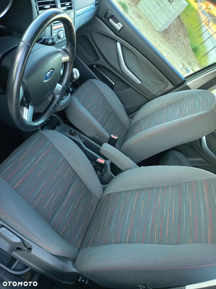 Ford C-MAX 1.6 Ambiente - 25