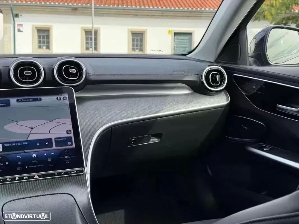 Mercedes-Benz C 300 e AMG Line - 18