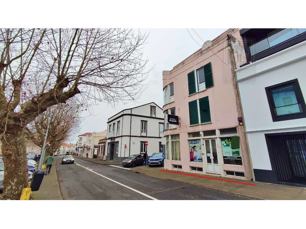 AMPLO EDIFÍCIO para VENDA com ÁREA COMERCIAL, ARMAZÉM e 9 APARTAMEN... - Grande imagem: 4/60