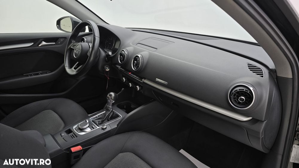 Audi A3 Sportback 1.6 TDI S tronic - 20