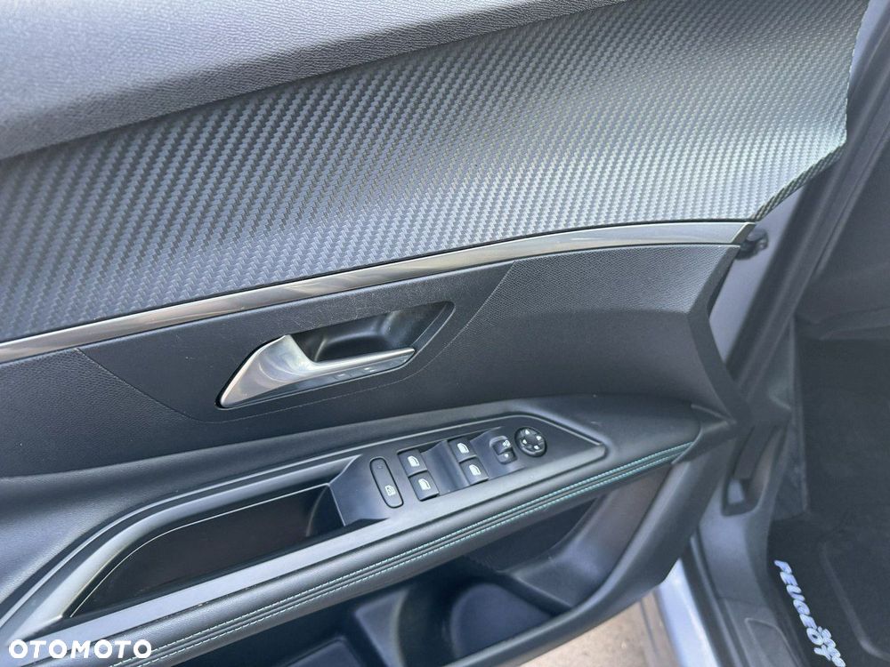 Peugeot 3008 225 e-EAT8 Allure Pack - 17