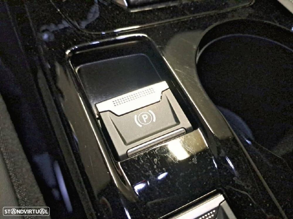 Peugeot 2008 1.2 Hybrid Allure e-DCS6 - 23