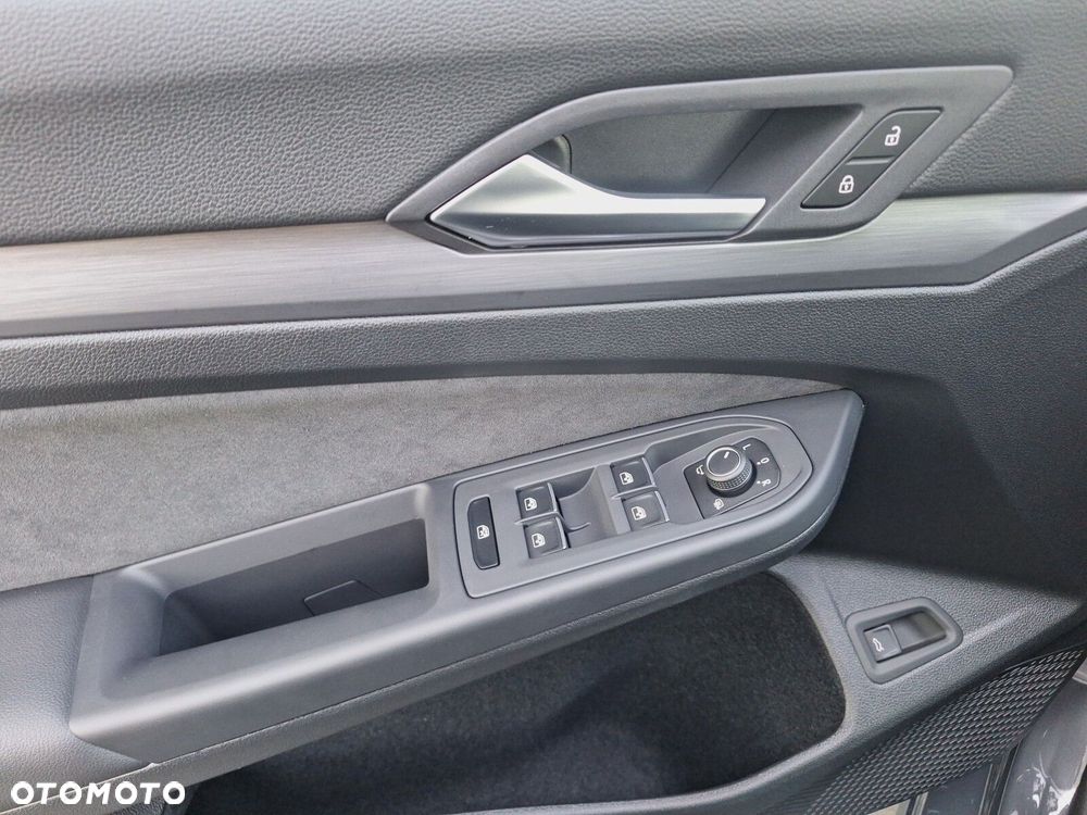 Volkswagen Golf - 10