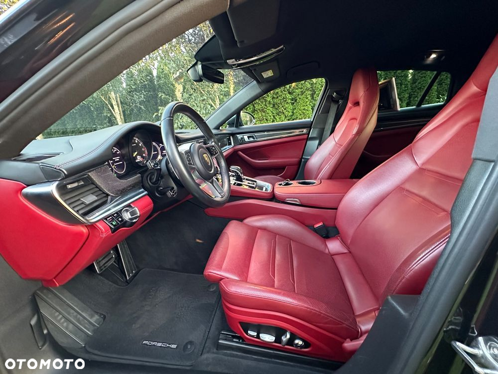 Porsche Panamera 4 E-Hybrid 10 Years Edition - 17