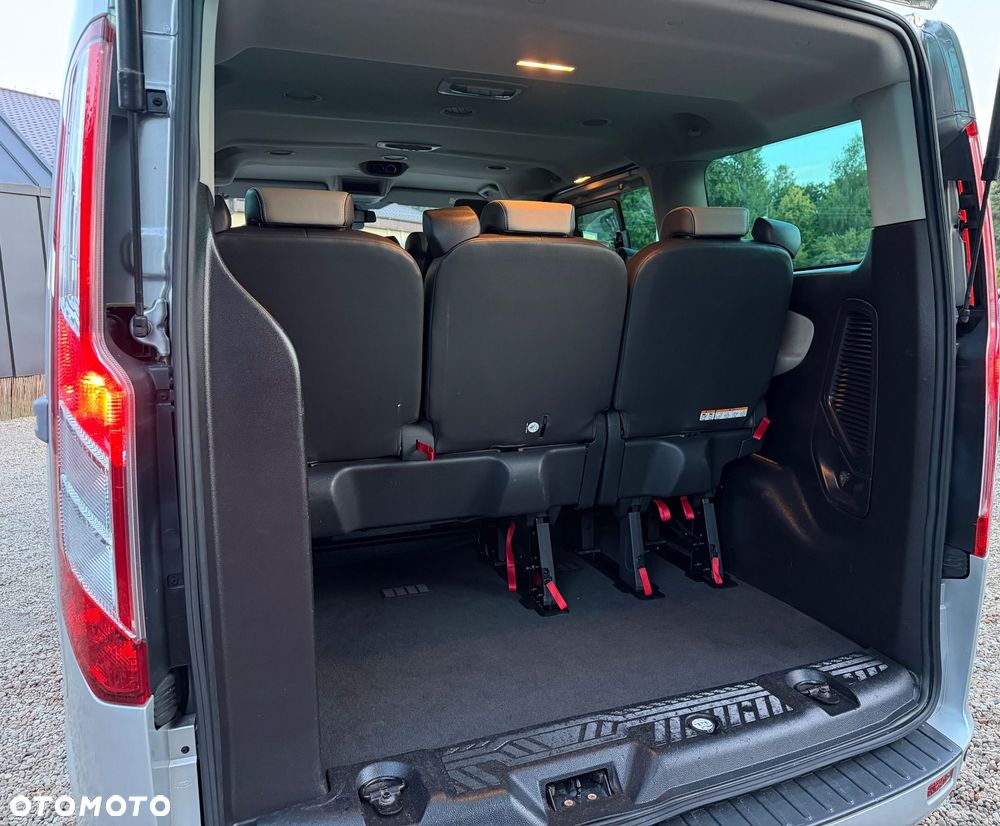 Ford Tourneo Custom - 27