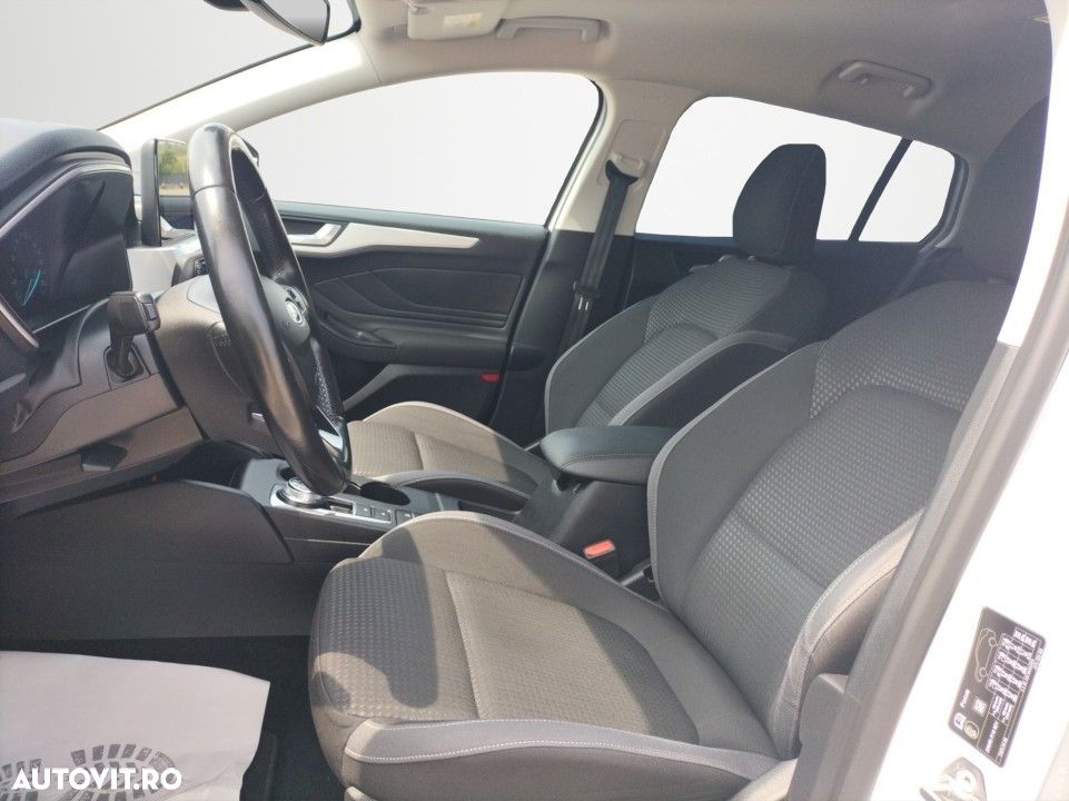 Ford Focus - 8