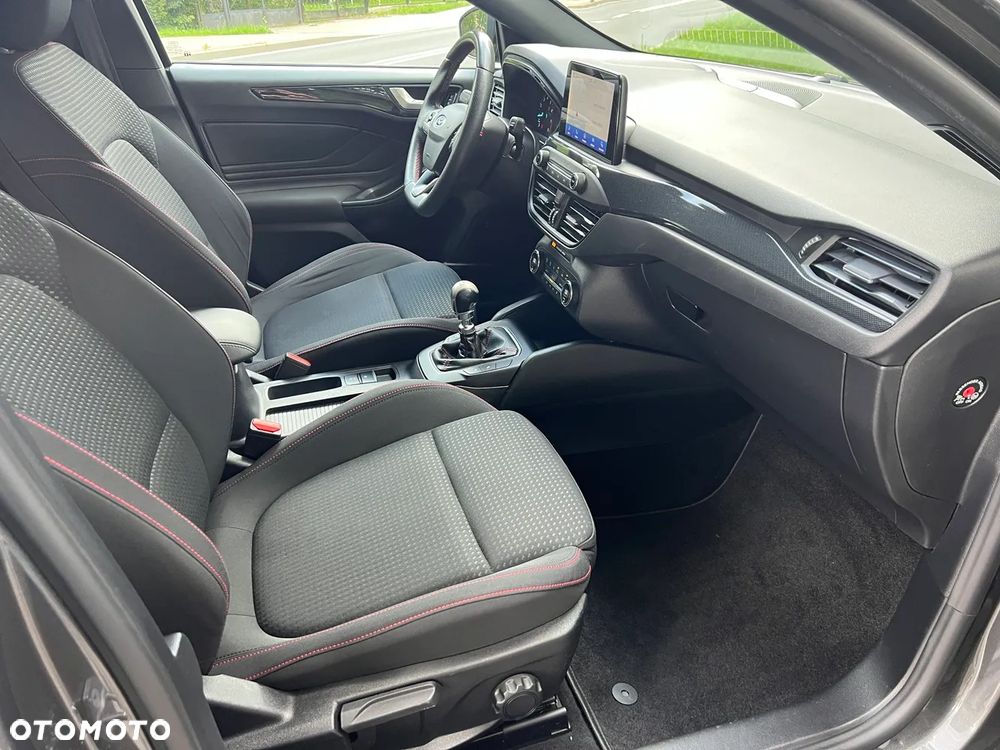 Ford Focus 1.0 EcoBoost STart-Stopp-System ST-LINE X - 26