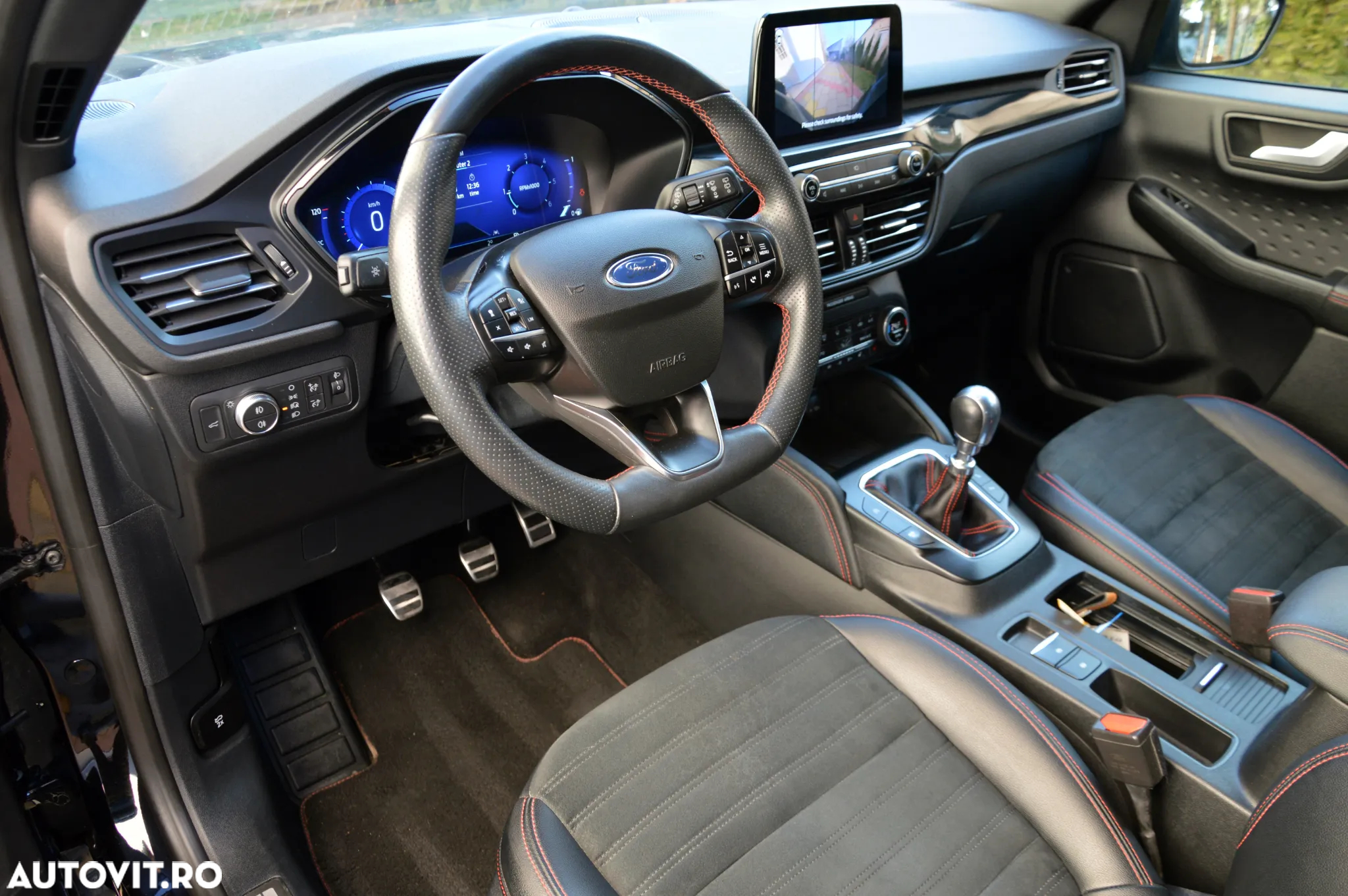Ford Kuga 2.0 TDCi 2WD ST-Line - 13