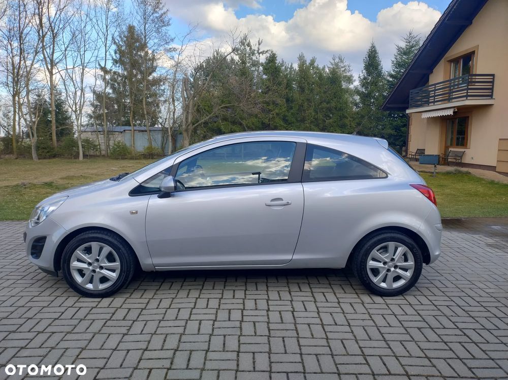 Opel Corsa 1.2 16V Cosmo - 12