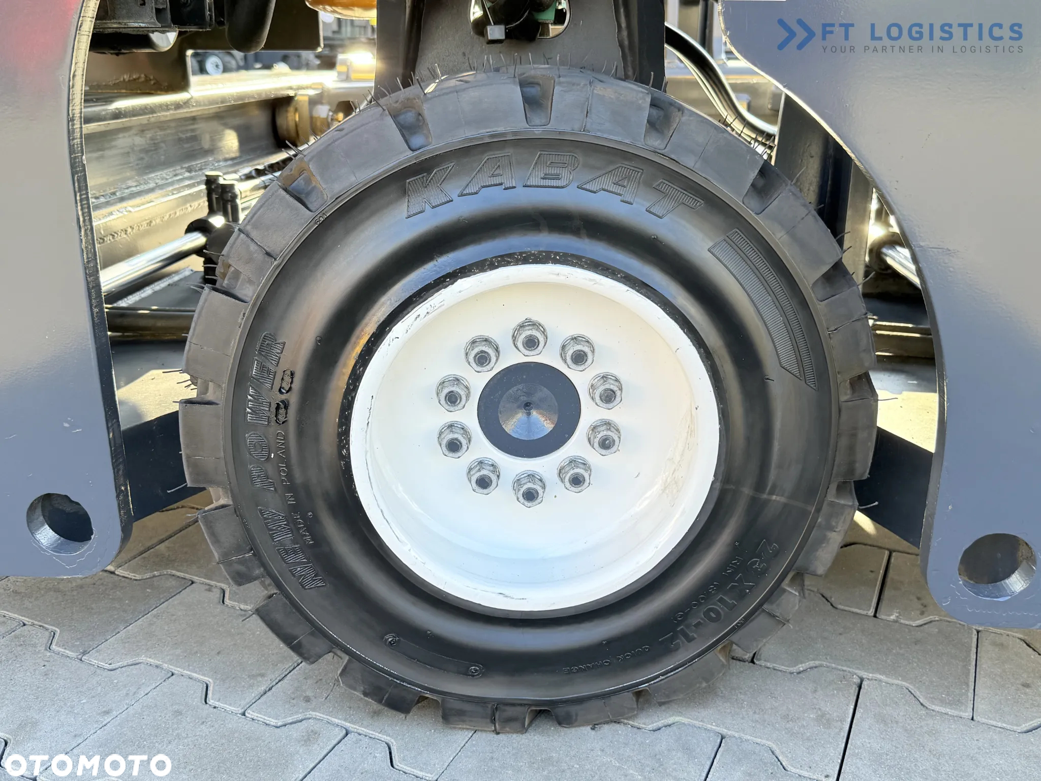 Combilift C3000 / GAS / TRIPLEX- 7600MM / POZYCJONER WIDEŁ / WOLNY SKON / PEŁNA OGRZEWANA KABINA / JEDYNIE 7868H / Szeroka oferta wózków czterokierunkowych i bocznych, dopasowanych do różnorodnych potrzeb i zastosowań. - 33