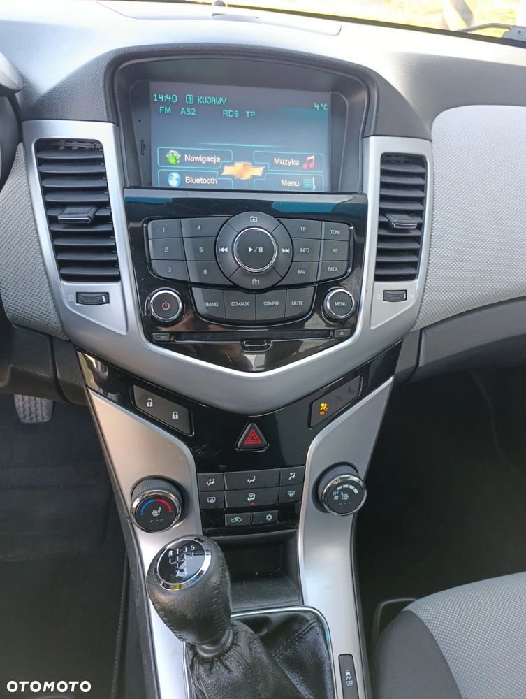 Chevrolet Cruze 1.8 LTZ - 12