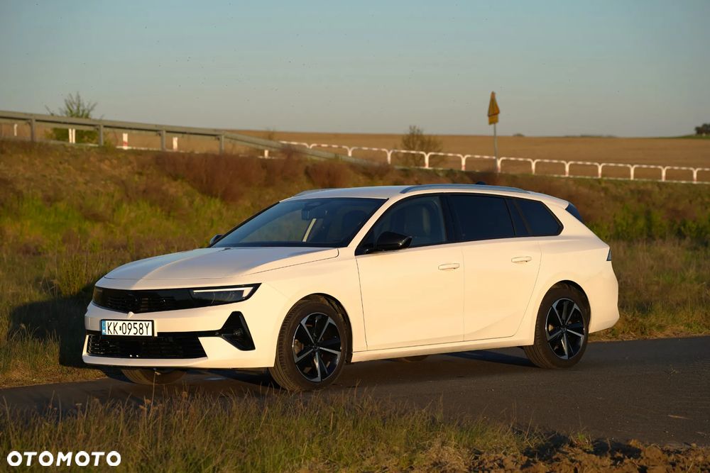 Opel Astra 2023 photo 4