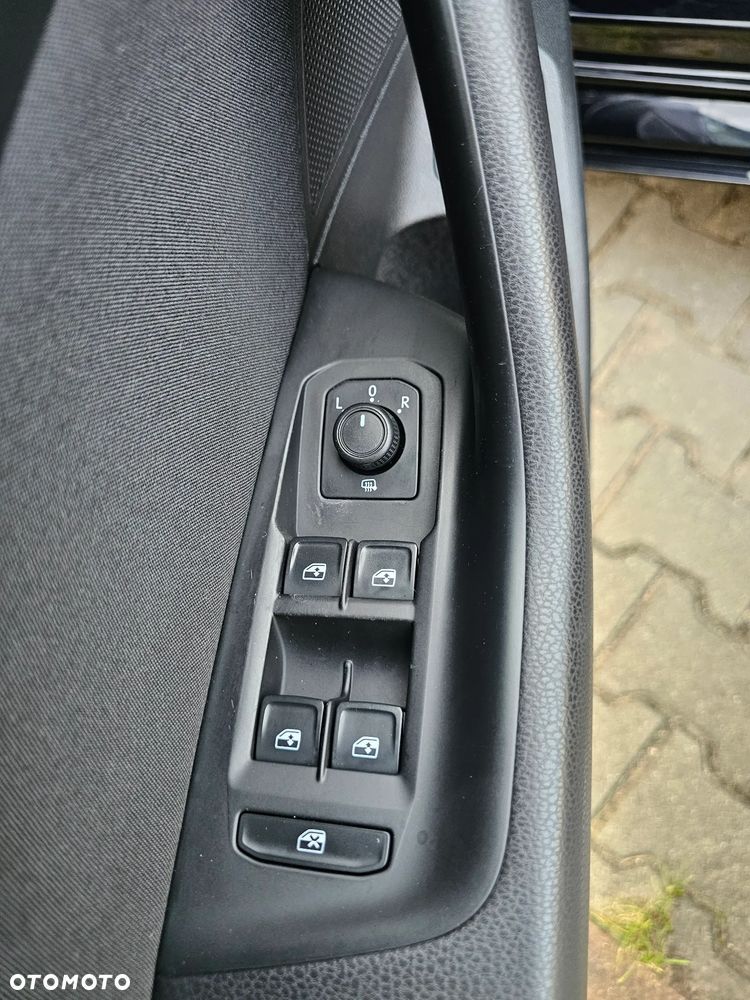 Volkswagen Passat - 30