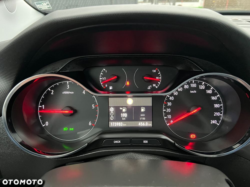 Opel Crossland X - 17