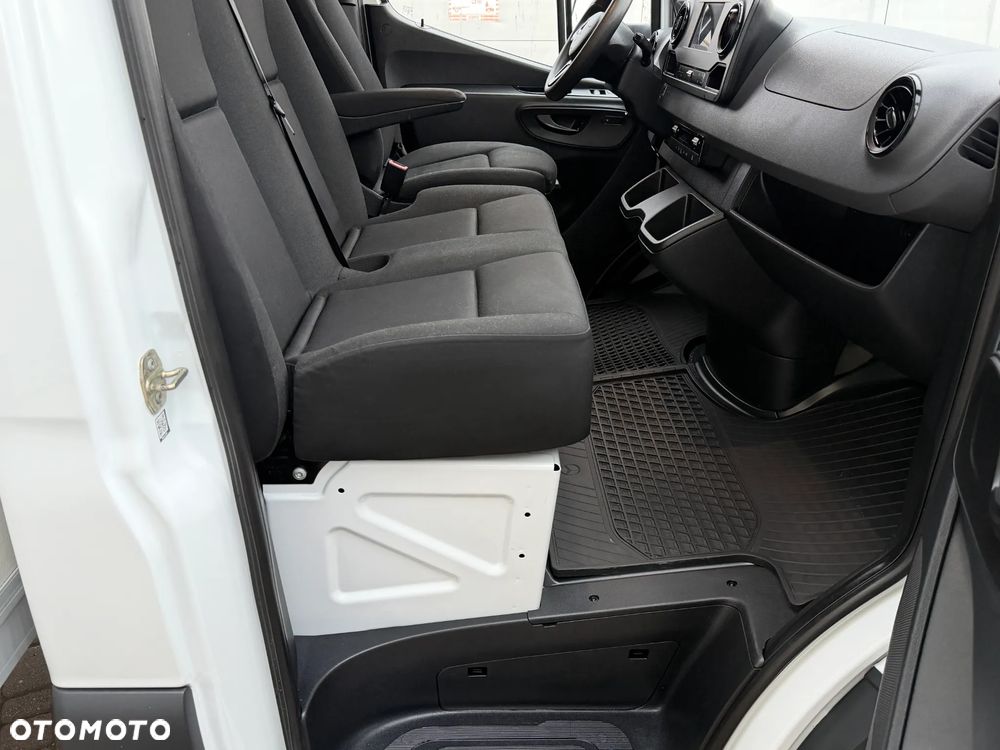 Mercedes-Benz Sprinter 3,0 319 Izoterma Winda - 28