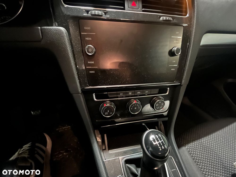 Volkswagen Golf 1.5 TSI BMT Trendline - 2