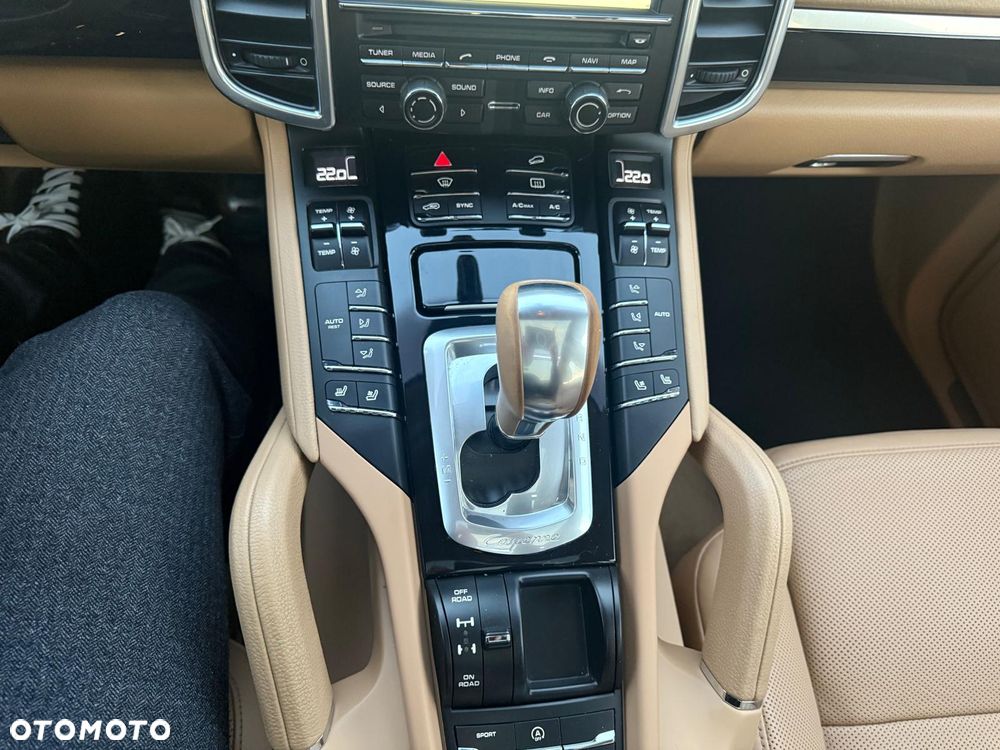 Porsche Cayenne Tiptronic S - 12