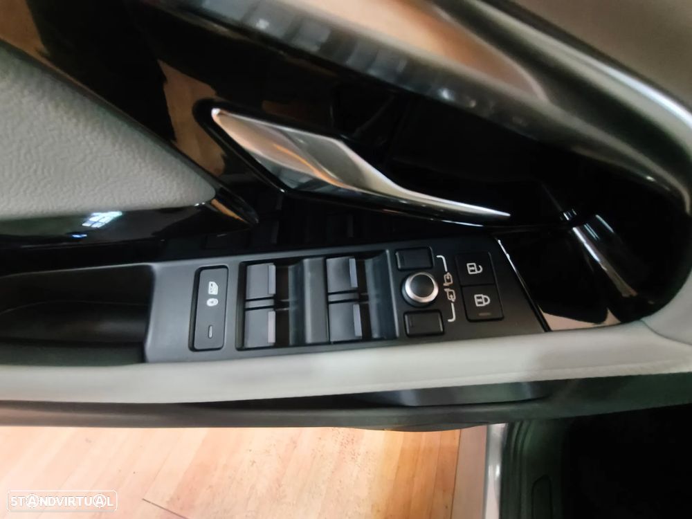 Land Rover Range Rover Evoque 1.5 P300e AWD R-Dynamic S Auto - 33