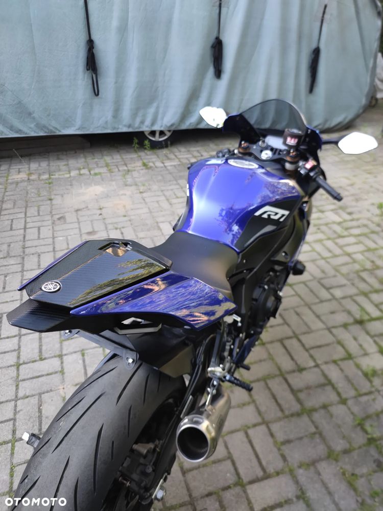 Yamaha R1 - 5