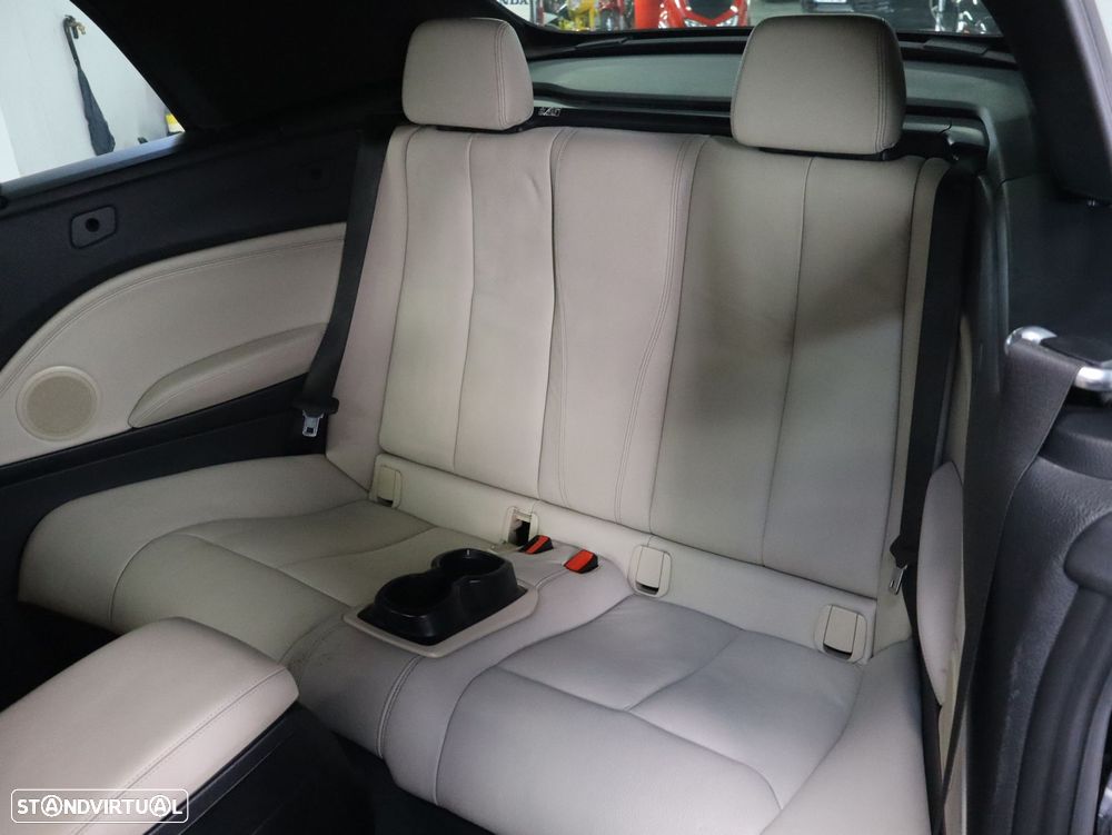 BMW 218 i Cabrio Pack M Auto - 12