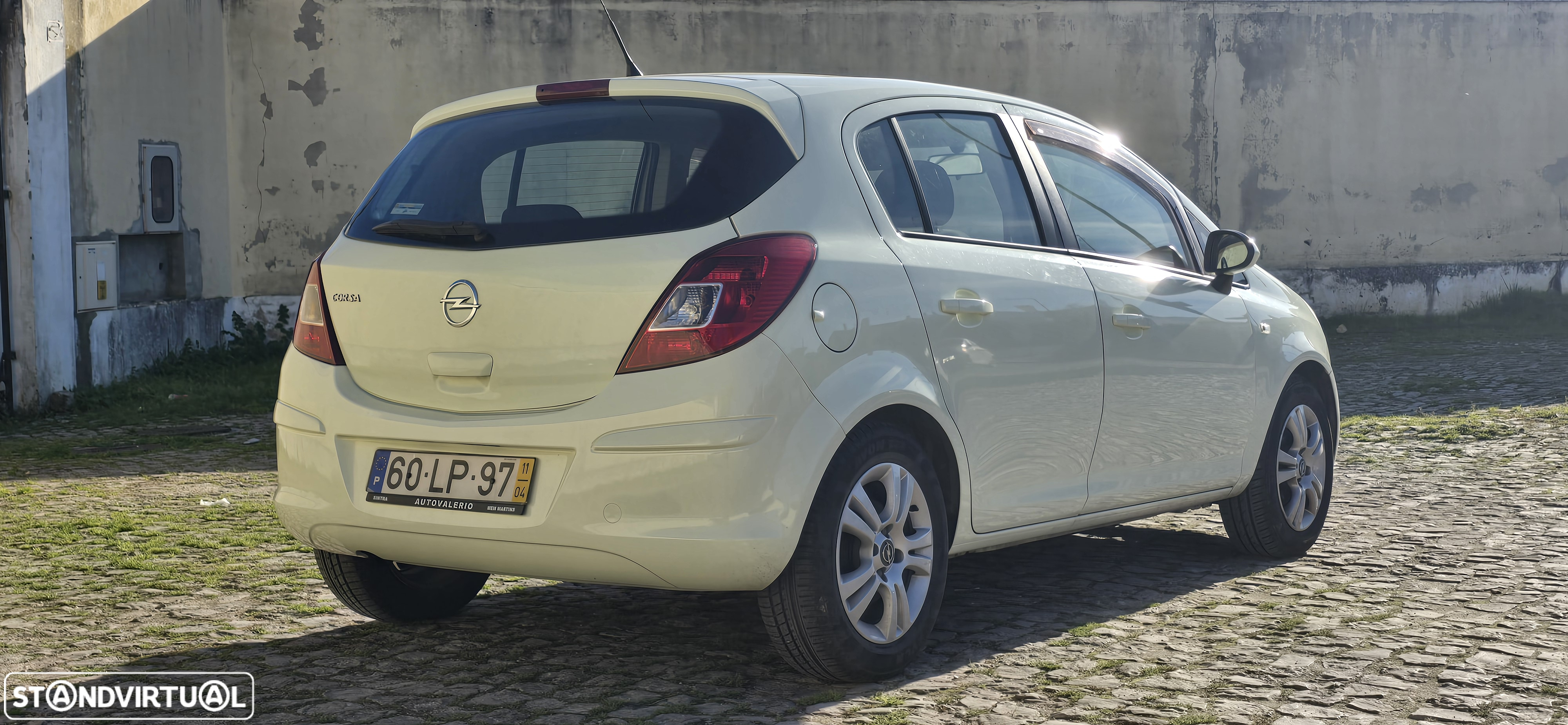 Opel Corsa 1.2 Enjoy - 4