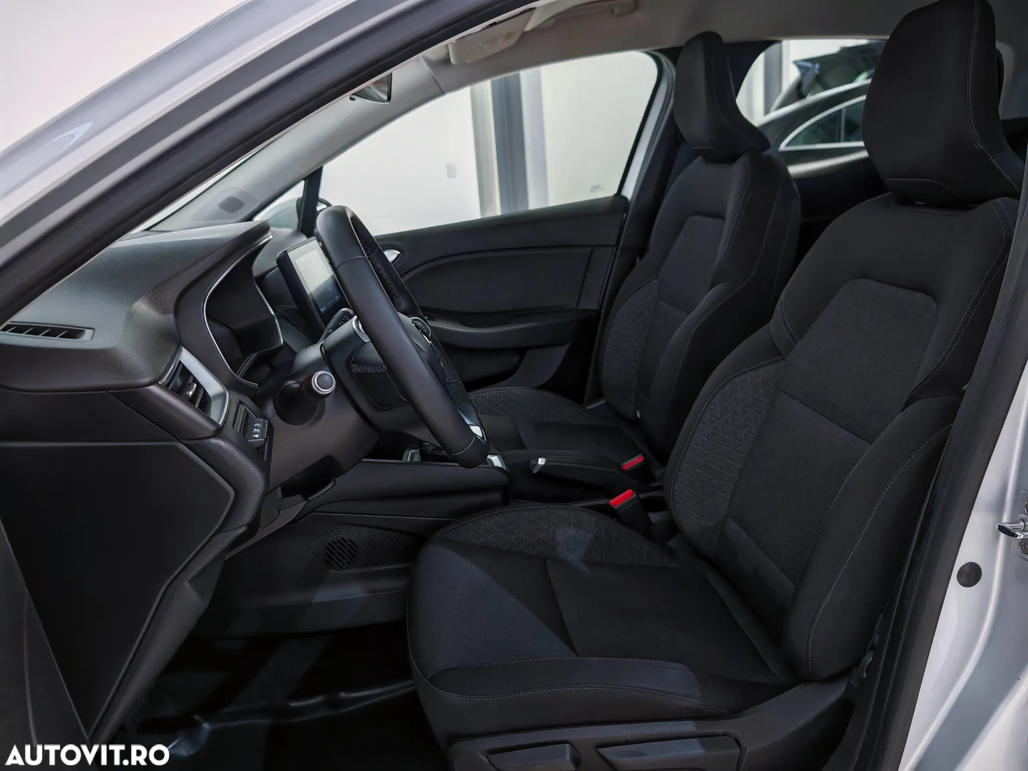Renault Clio TCe 90 CVT TECHNO - 8