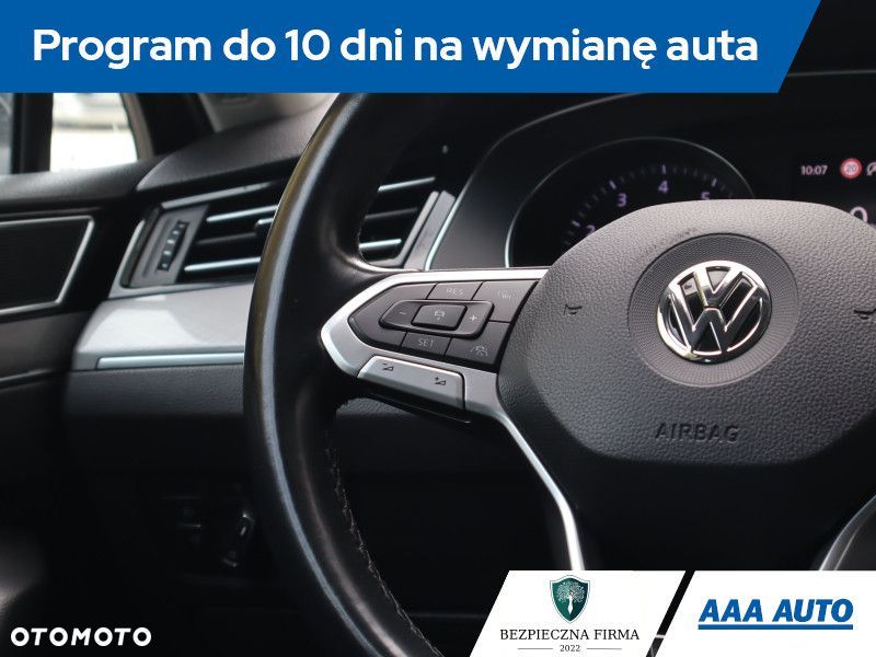 Volkswagen Passat - 19