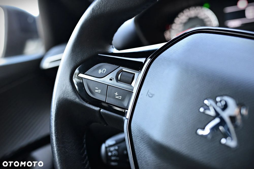 Peugeot 2008 - 9