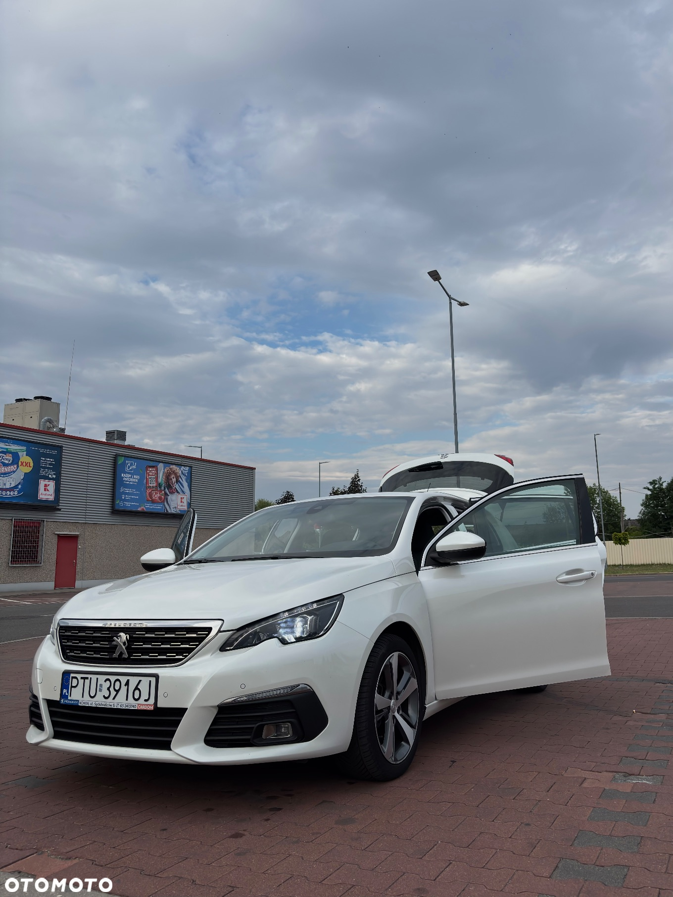 Peugeot 308 1.2 PureTech GPF Allure S&S - 8
