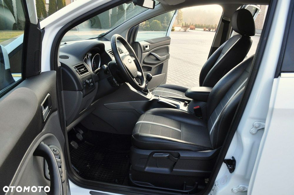 Ford Kuga - 21