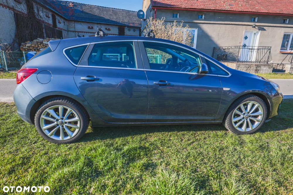 Opel Astra 1.6 T Cosmo - 5