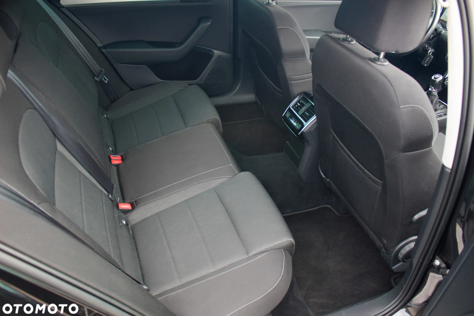 Skoda Superb Combi 1.6 TDI Ambition - 24