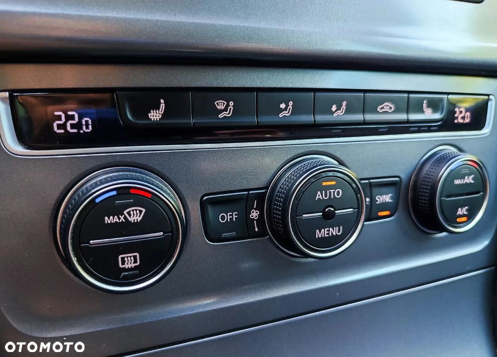 Volkswagen Golf 1.6 TDI BlueMotion Technology Lounge - 18