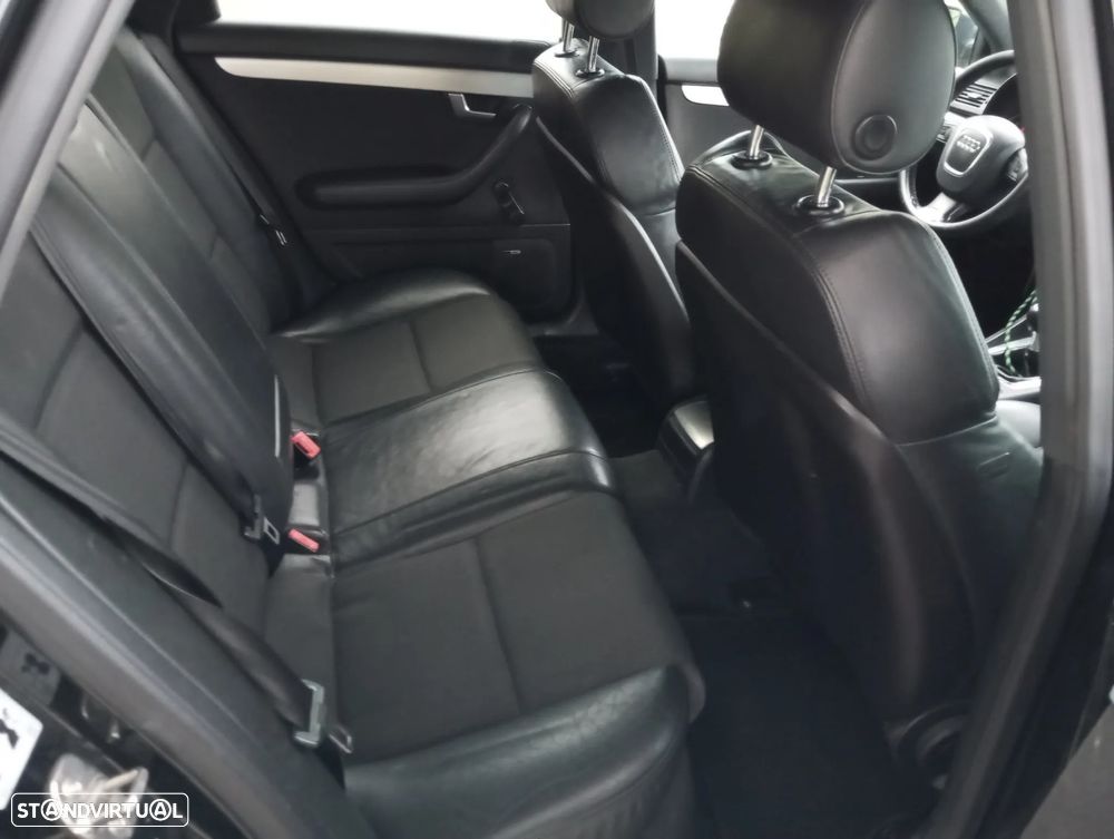 Audi A4 Avant 2.0 TDI S-line - 40