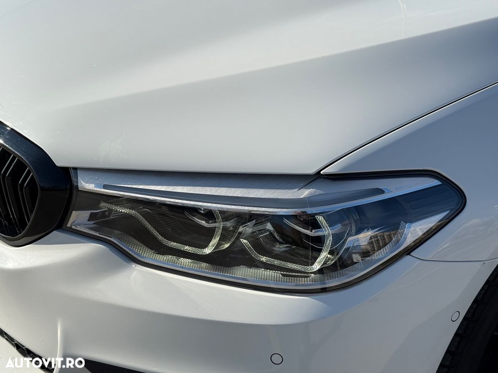 BMW Seria 5 530d xDrive AT - 9