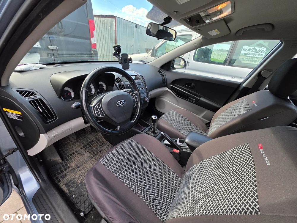 Kia Ceed 1.4 Comfort + - 8