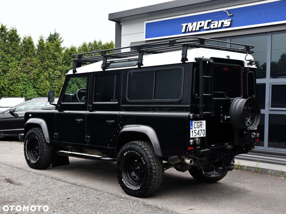 Land Rover Defender - 32