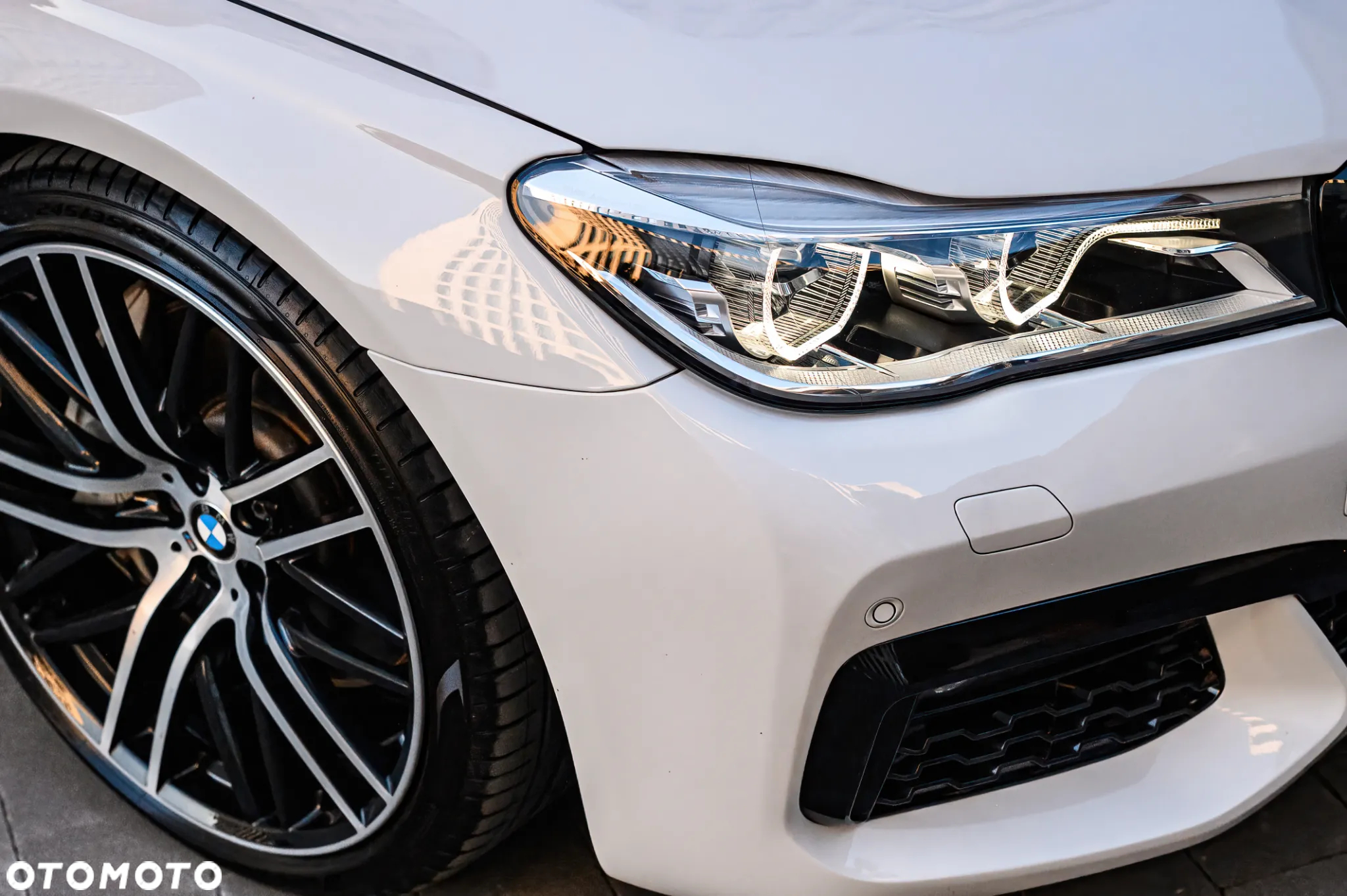 BMW Seria 7 750Li xDrive - 16